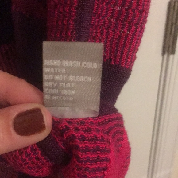 Pink and purple tunic. - Picture 5 of 5